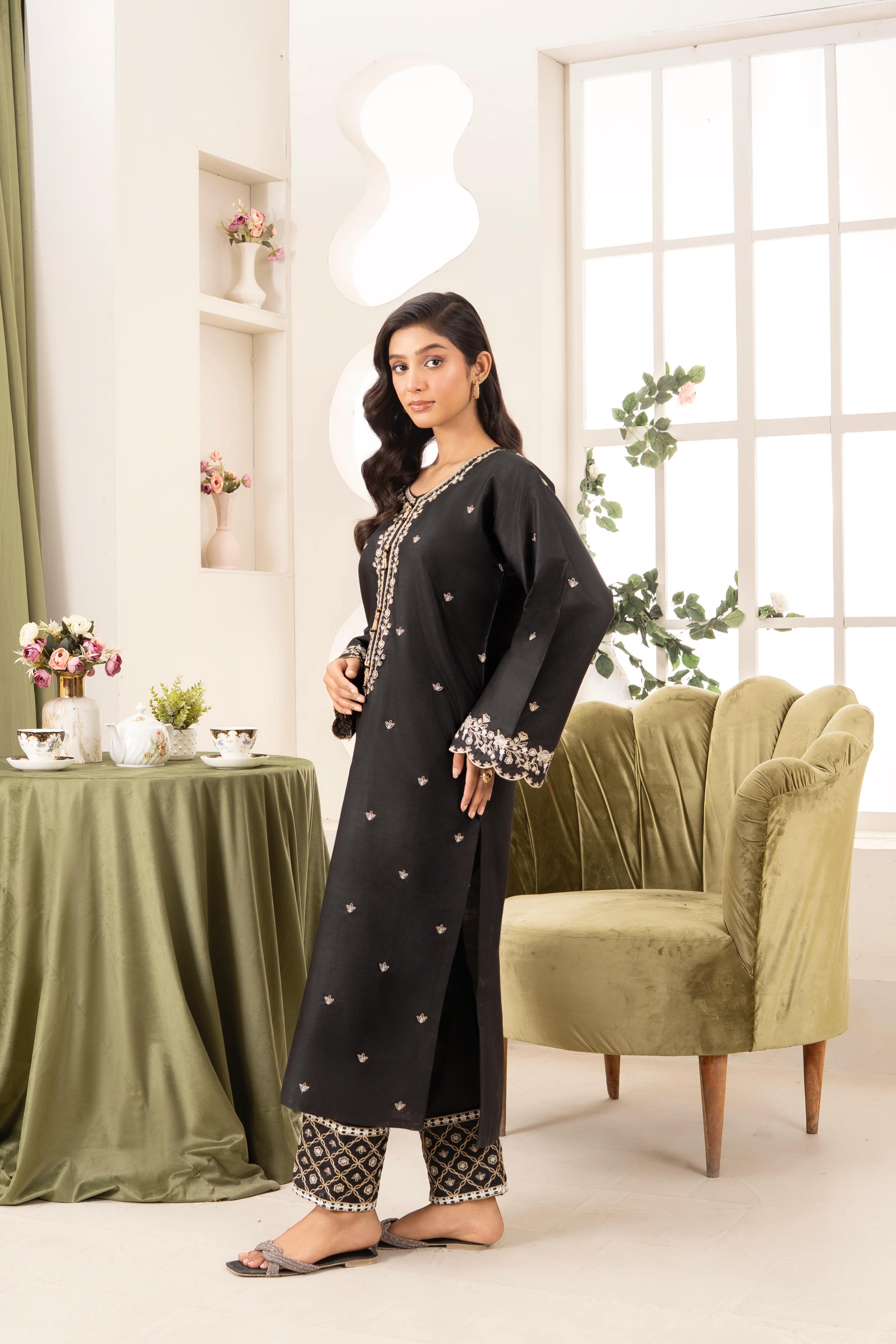 BLACK PEARL EMBROIDERED 2-PCS