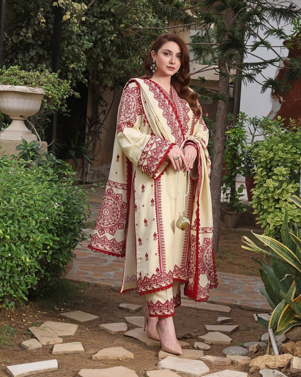 Embrace Embroidered 3pc