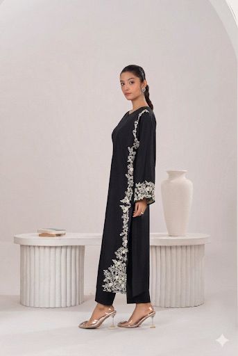 BLACK MARGARITA EMBROIDERED 2PCS