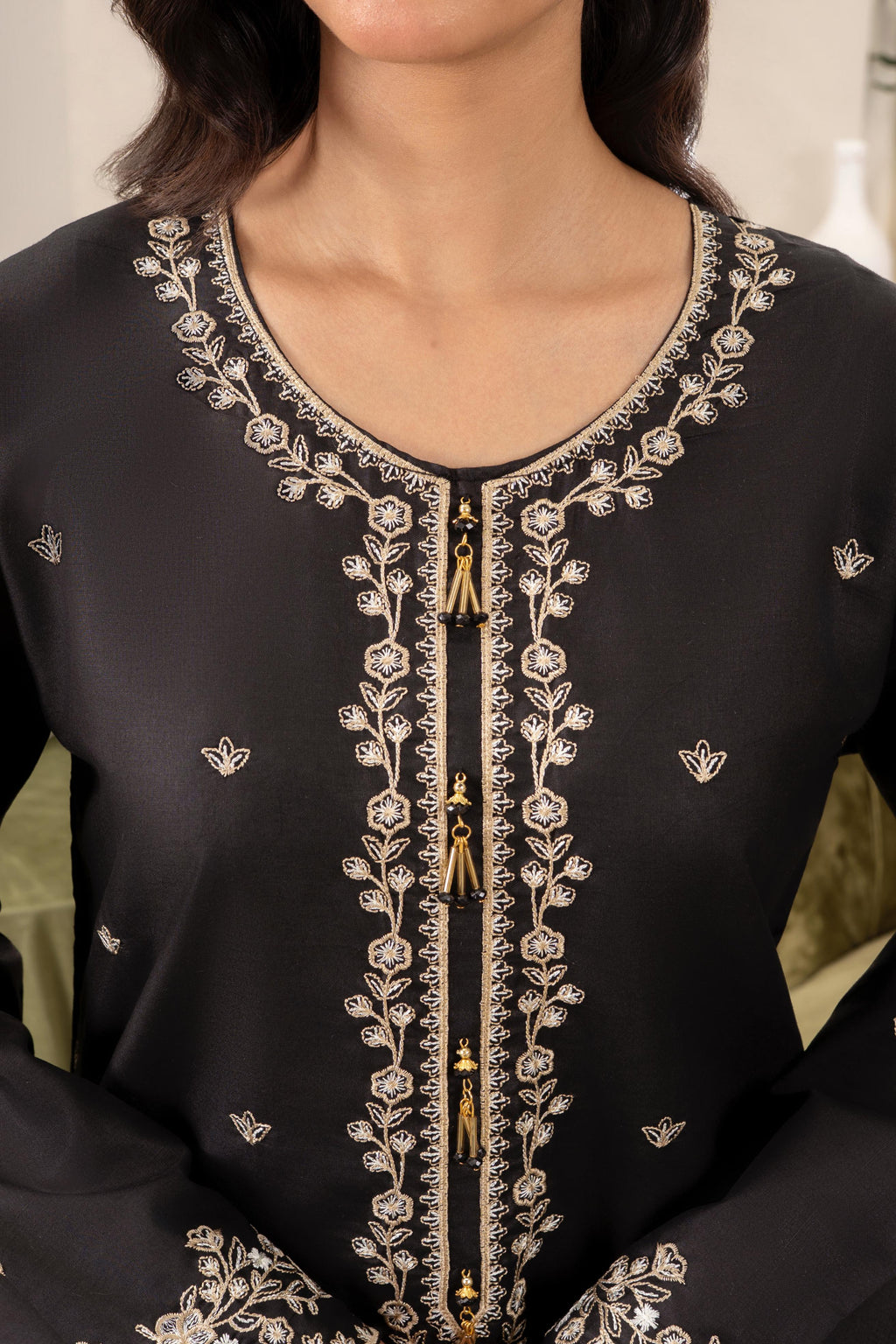 BLACK PEARL EMBROIDERED 2-PCS